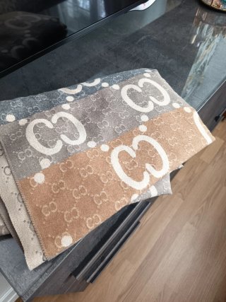 Pasmina Gucci Beige y Gris