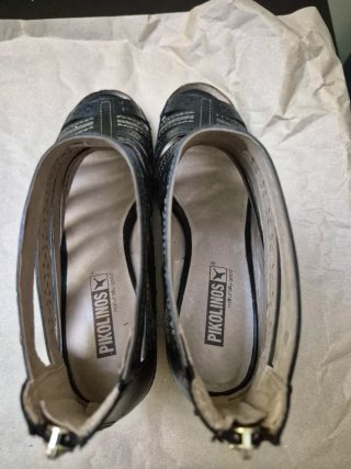Botines Pikolinos Negros y con tiras bordadas