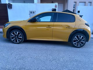 Peugeot 208 2020 COMO NUEVO