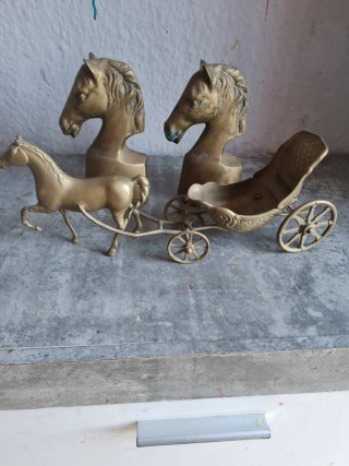 Figuras de Bronce: Carro y Caballos