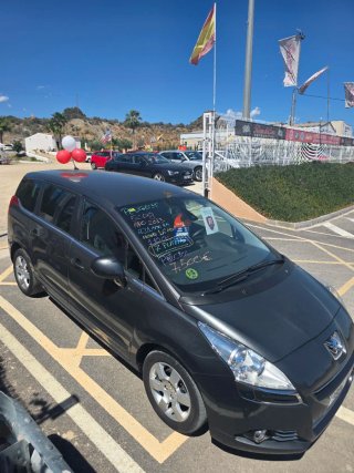 Peugeot 5008 2012