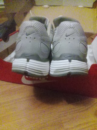 Nike P6000 Gris y Blanco