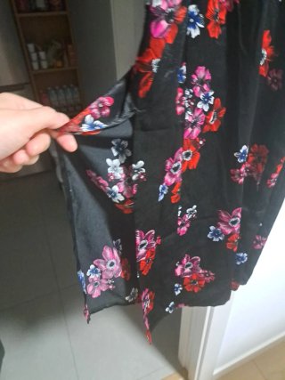 Vestido negro tirantes flores talla 42