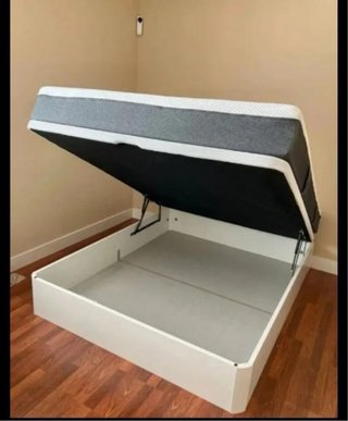 Divano letto a ribalta in legno e tessuto beige