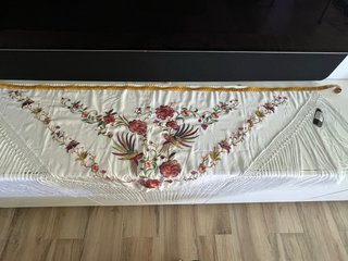 Manton bordado flamenco blanco con flecos