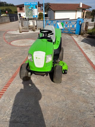 Tractor cortacésped Viking verde