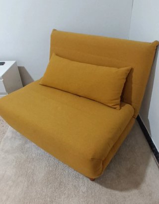 Sofá cama amarillo tela