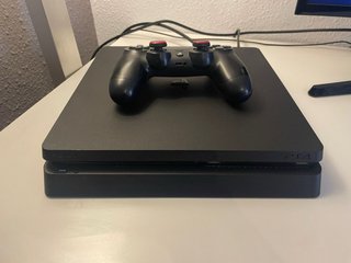 PS4 Slim Negra + Mando + juegos digitales