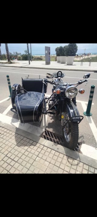 Motocicleta con sidecar CJ 750 M1M 1964