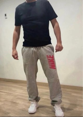 Pantalón chándal Nike gris hombre