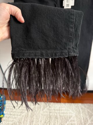 Zara Jeans Negros con Plumas Desmontables