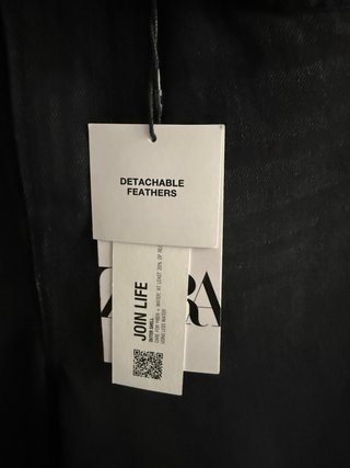 Zara Jeans Negros con Plumas Desmontables