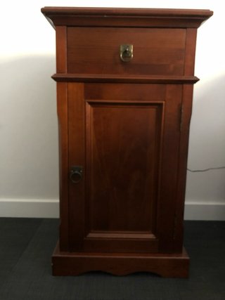 Cómoda de madera caoba  y 2 mesillas de noche