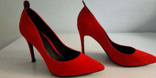 Zapatos de tacón rojos