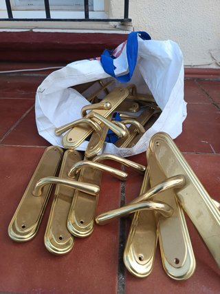 Manivelas de puerta doradas (16 unidades)