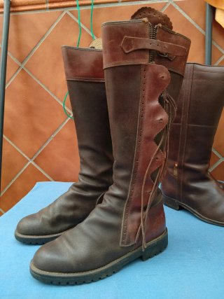 Botas camperas de cuero marrones ,de Valverde del