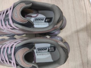 New Balance 2000 abzorb Ice Wine 43