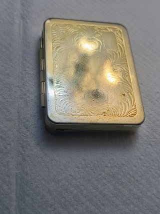 Estuche de afeitado dorado con espejo