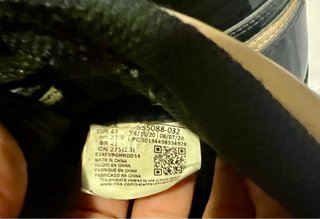 Nike Air Jordan 1 Negro y Dorado Patent