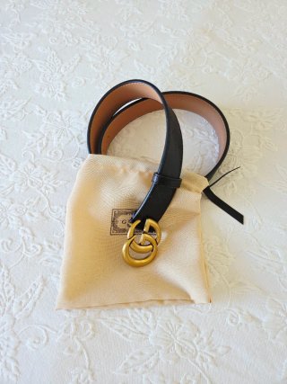 Cinturón estilo Gucci Negro Hebilla Dorada GG