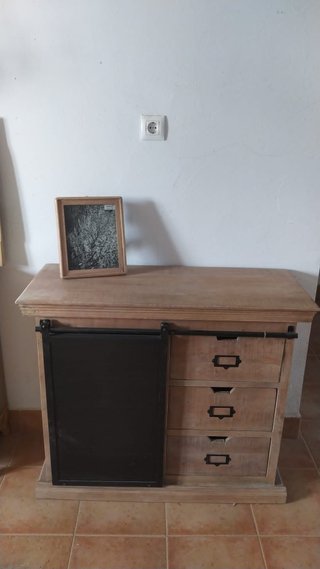 Aparador madera mango puerta forja