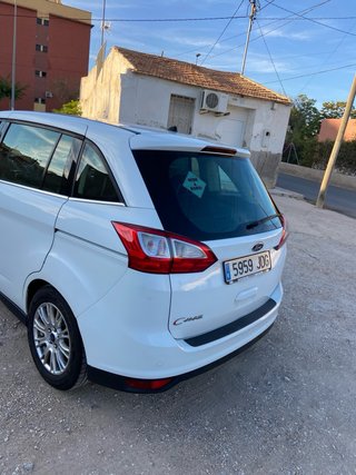 vendo ford Grand C-Max titanium en muy buen estao