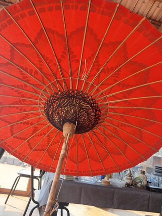 Parasol Vietnamita Rojo y Marrón