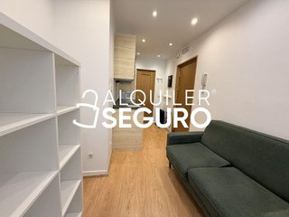 Piso en alquiler en Bellas Vistas en Madrid