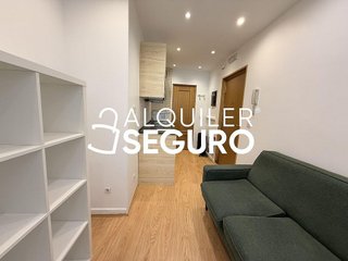 Piso en alquiler en Bellas Vistas en Madrid