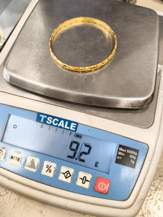 Pulsera Rígida Tallada Oro 18kt mate y brillo