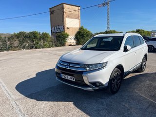 Mitsubishi Outlander 2016 SUV