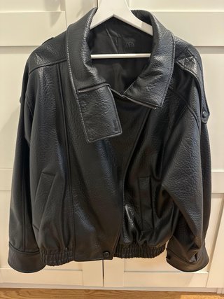 Chaqueta efecto piel Zara oversize