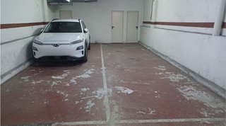 Garaje en venta en Collblanc en Hospitalet de Llobregat, L´