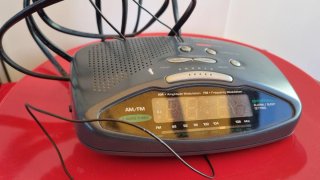 IRRADIO Sveglia Digitale AM/FM Vintage