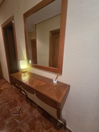 Mueble de entrada con espejo