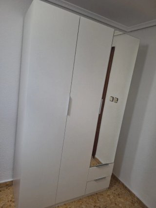 Se alquila habitacion para una chica interna