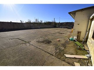 Local comercial en venta en La Vega - Oteruelo en León