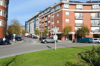 Garaje en alquiler en Valdenoja - La Pereda en Santander