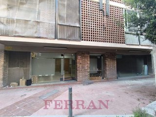 Local comercial en alquiler en La Salut en Barcelona