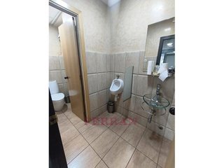 Local comercial en alquiler en La Salut en Barcelona