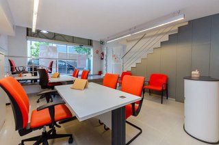 Local comercial en venta en Les Planes en Hospitalet de Llobregat, L´