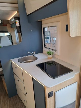 Autocaravana perfilada de alquiler CI HORON 74XT