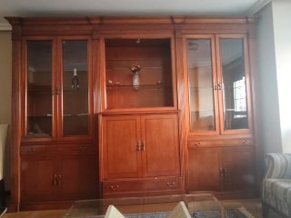 Mueble de salón madera y cristal