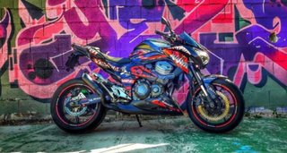 Kawasaki Z800e Negra y Roja