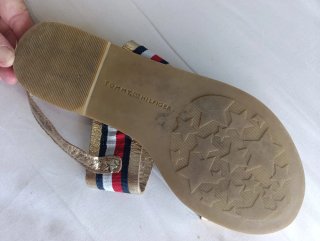 Sandalias Tommy Hilfiger planas de piel dorada 38