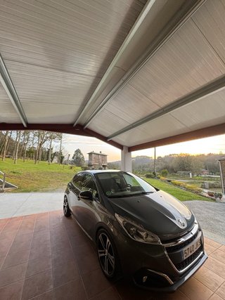 Peugeot 208 2015