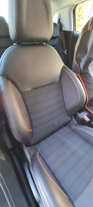 Peugeot 208 2015