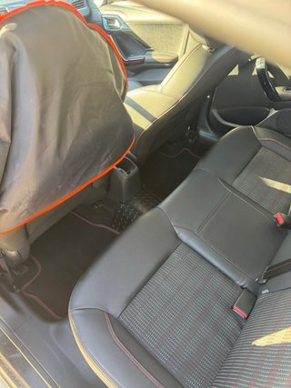 Peugeot 208 2015