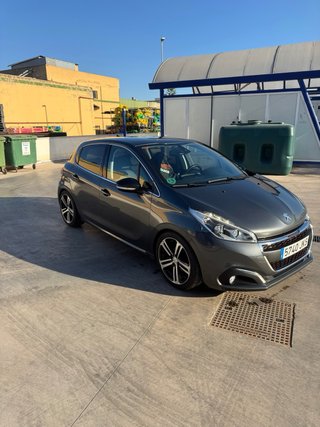 Peugeot 208 2015