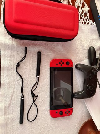 Nintendo Switch Roja con 2 Juegos